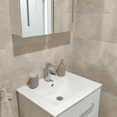Beachfront Apartments, Sarafovo アパート