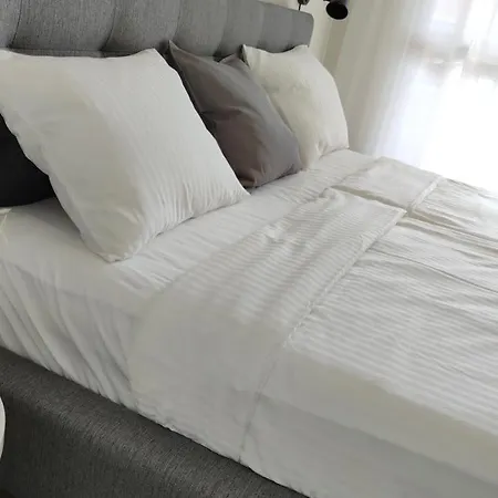 Beachfront Apartments, Sarafovo アパート ブルガス
