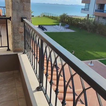 Beachfront Apartments, Sarafovo アパート ブルガス