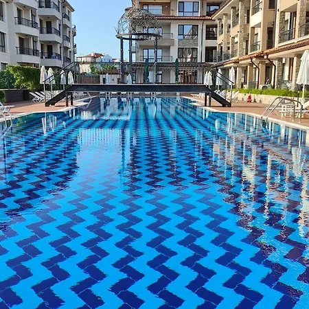Beachfront Apartments, Sarafovo アパート